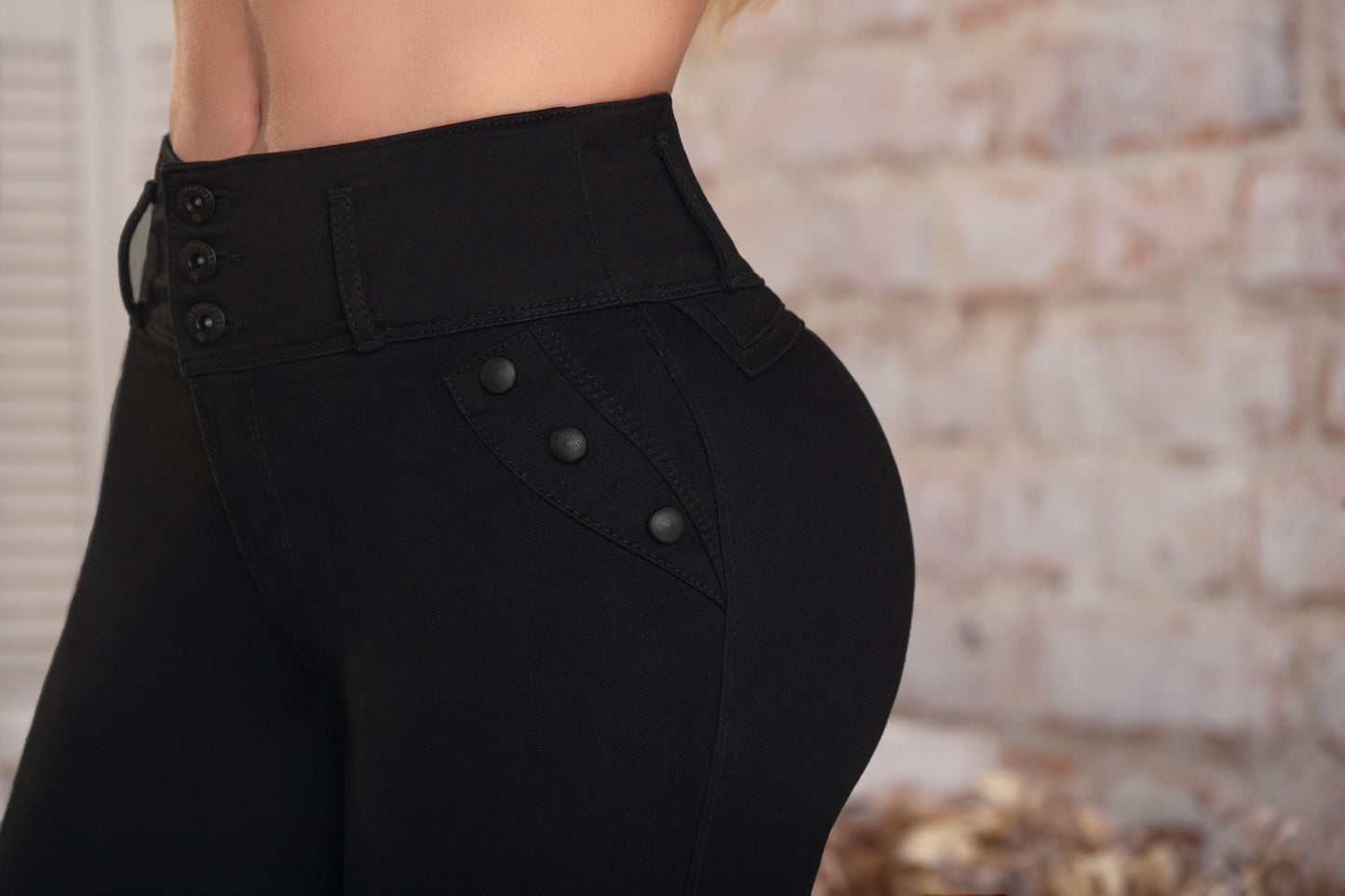 Jean Push Up Piel Durazno Bota Recta Negro Ref 2065