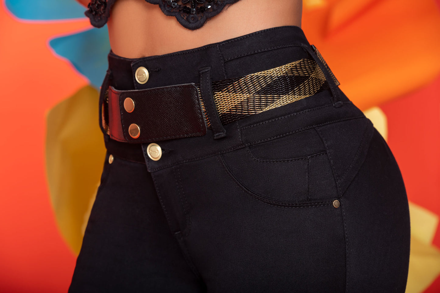 Jean Pretina Alta Control Abdomen - Bota Tubo - Negro Ref. 1558
